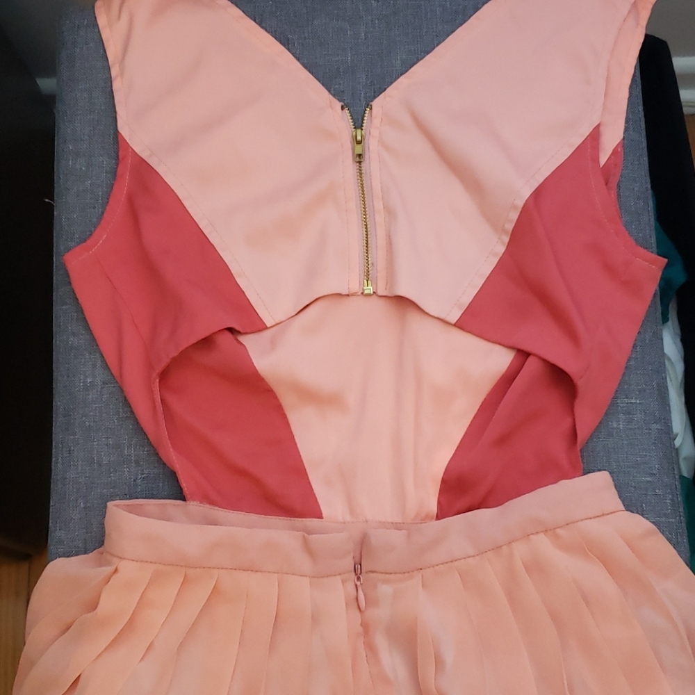Cutout dress - Picture 5 of 6